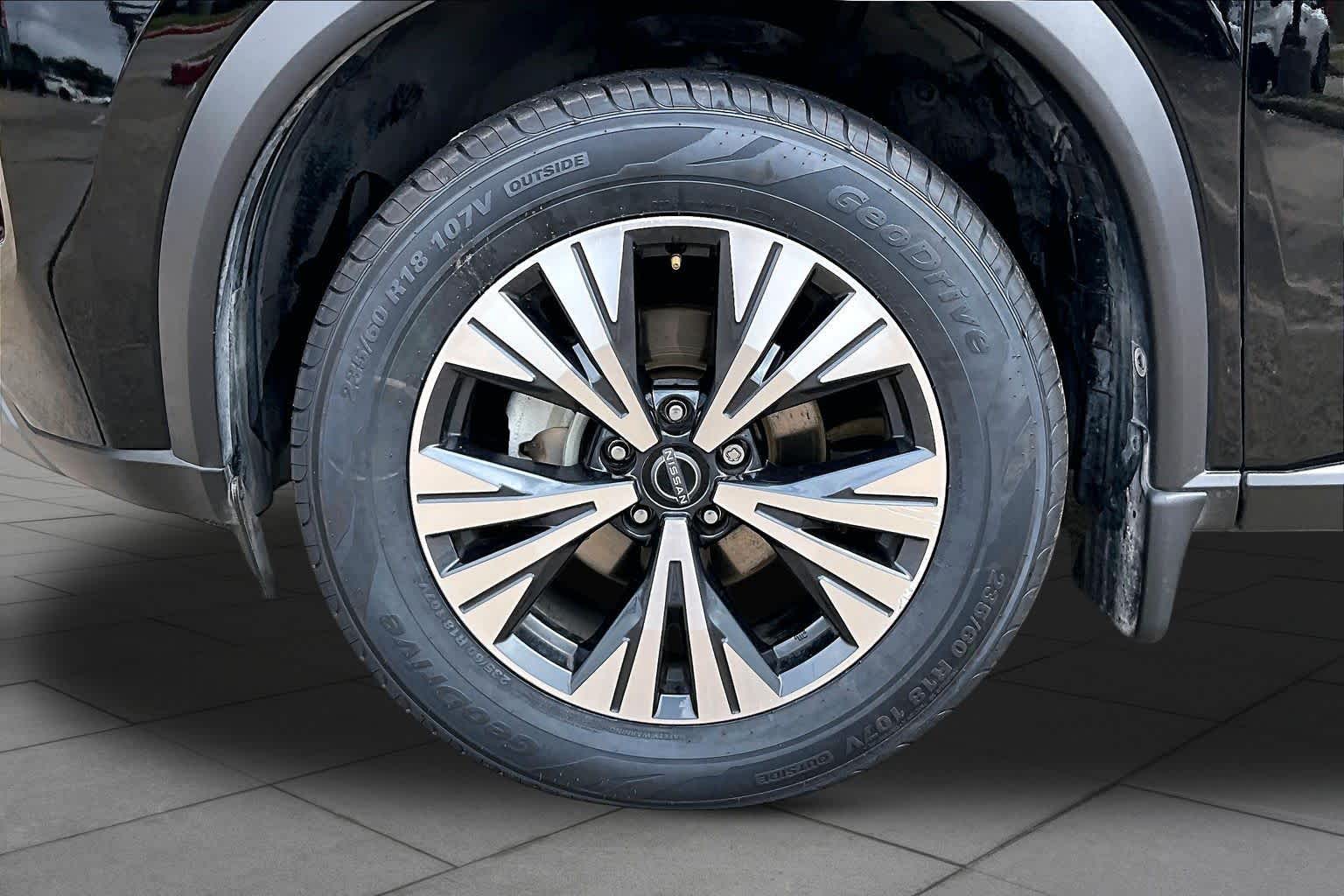 2023 Nissan Rogue SV - 10