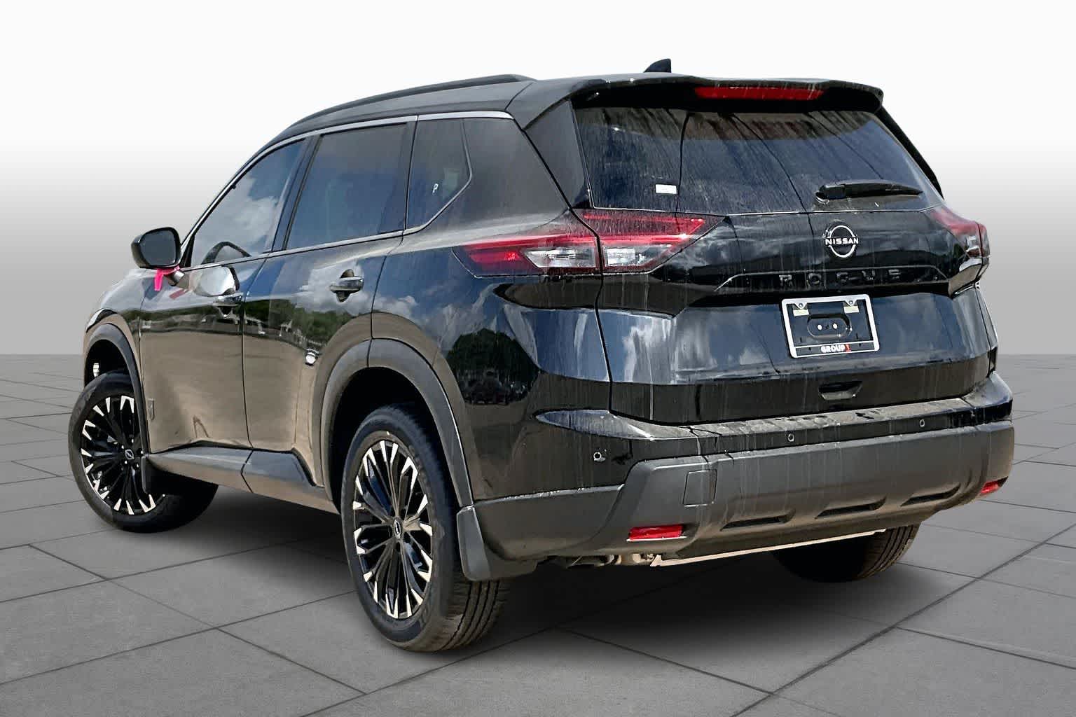 2026 Nissan Rogue Dark Armor - 6