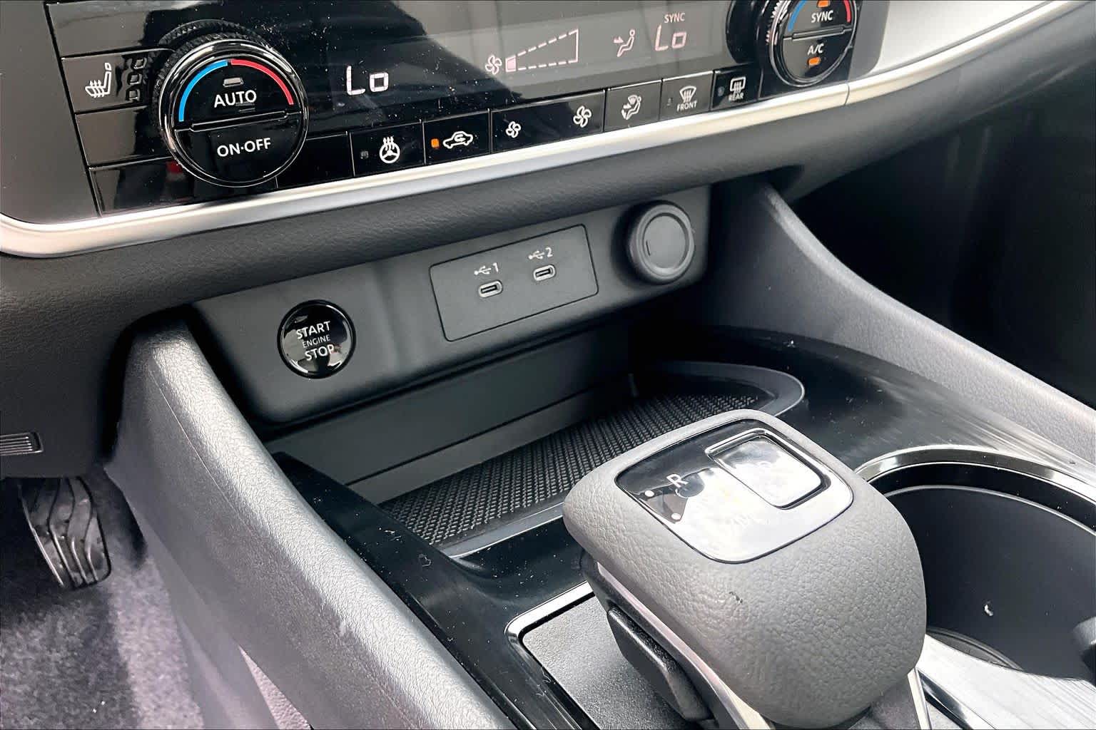 2026 Nissan Rogue photo 14 of 18