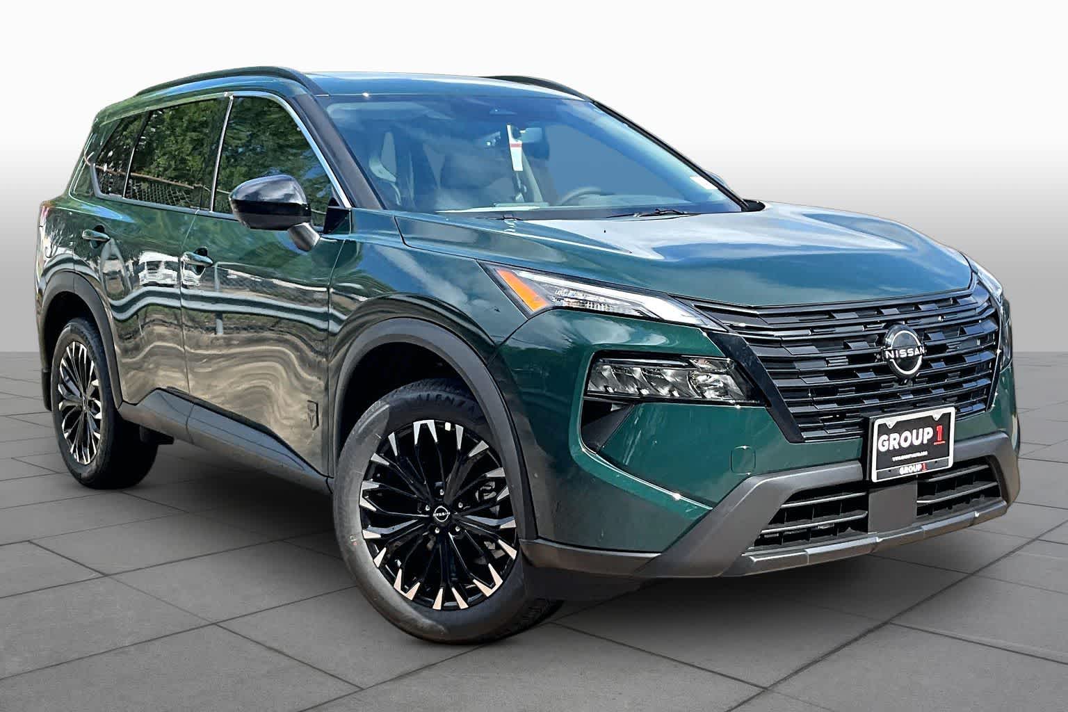 2026 Nissan Rogue photo 2 of 18