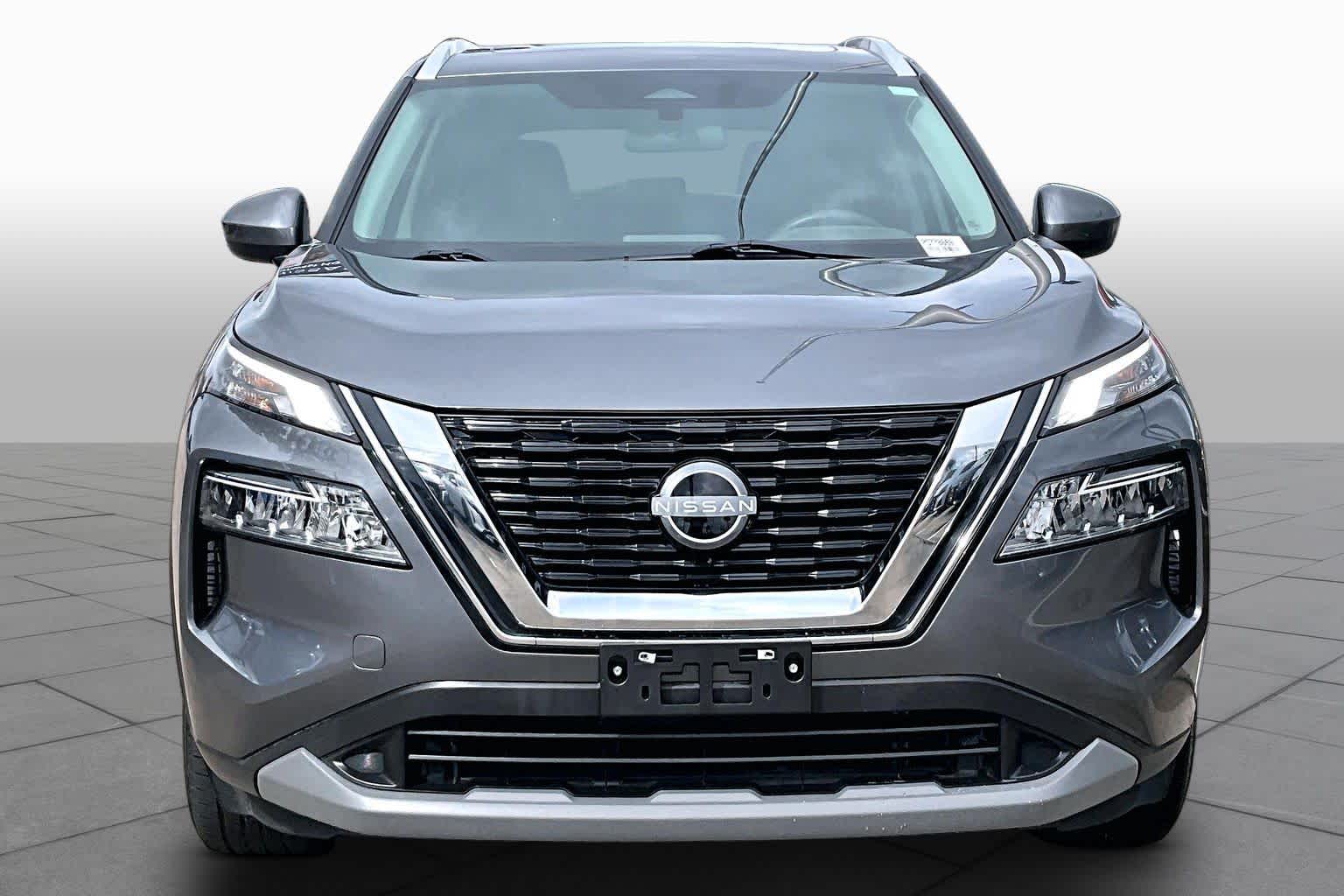 2023 Nissan Rogue SV - 3