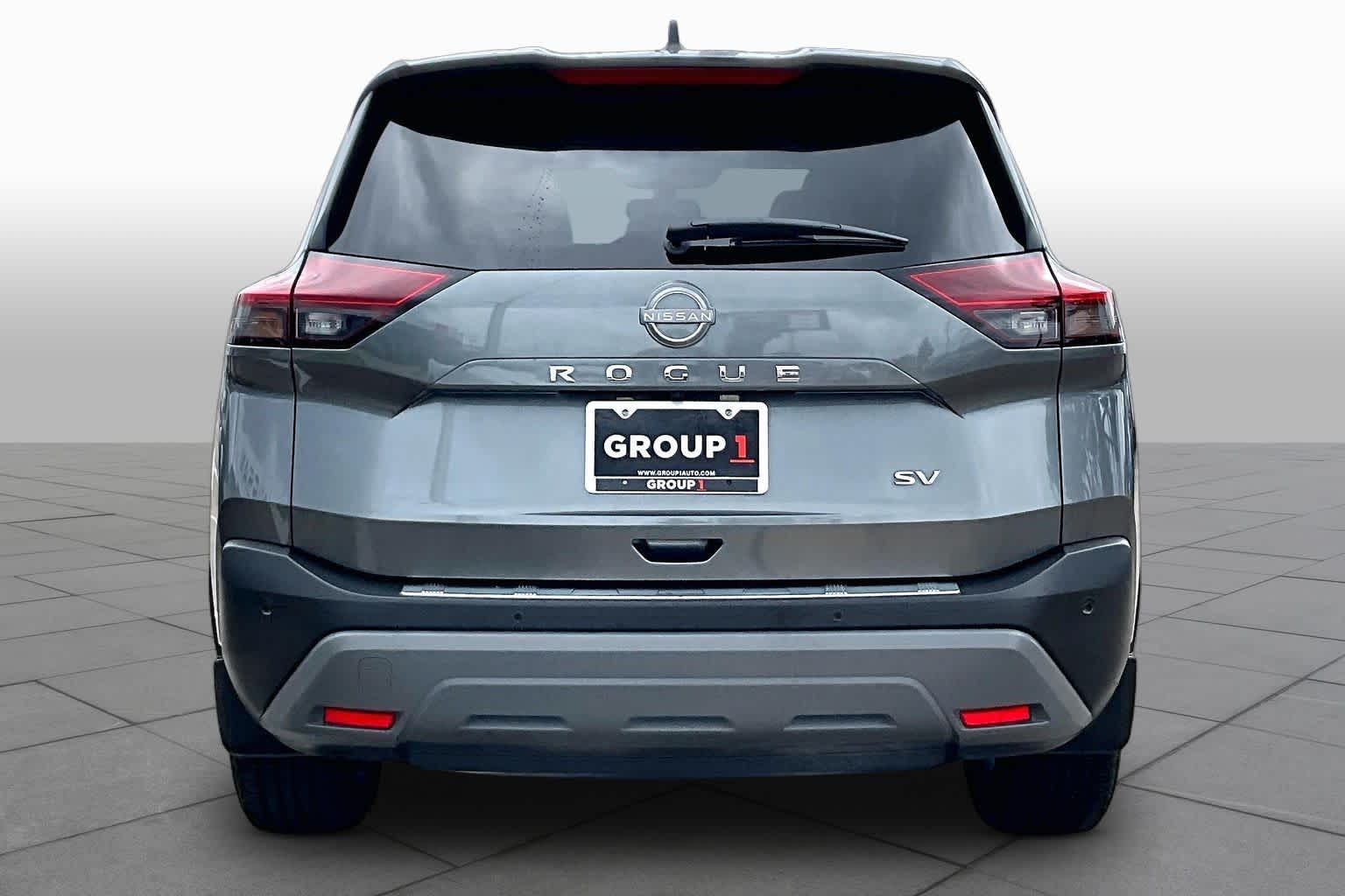 2023 Nissan Rogue SV - 4