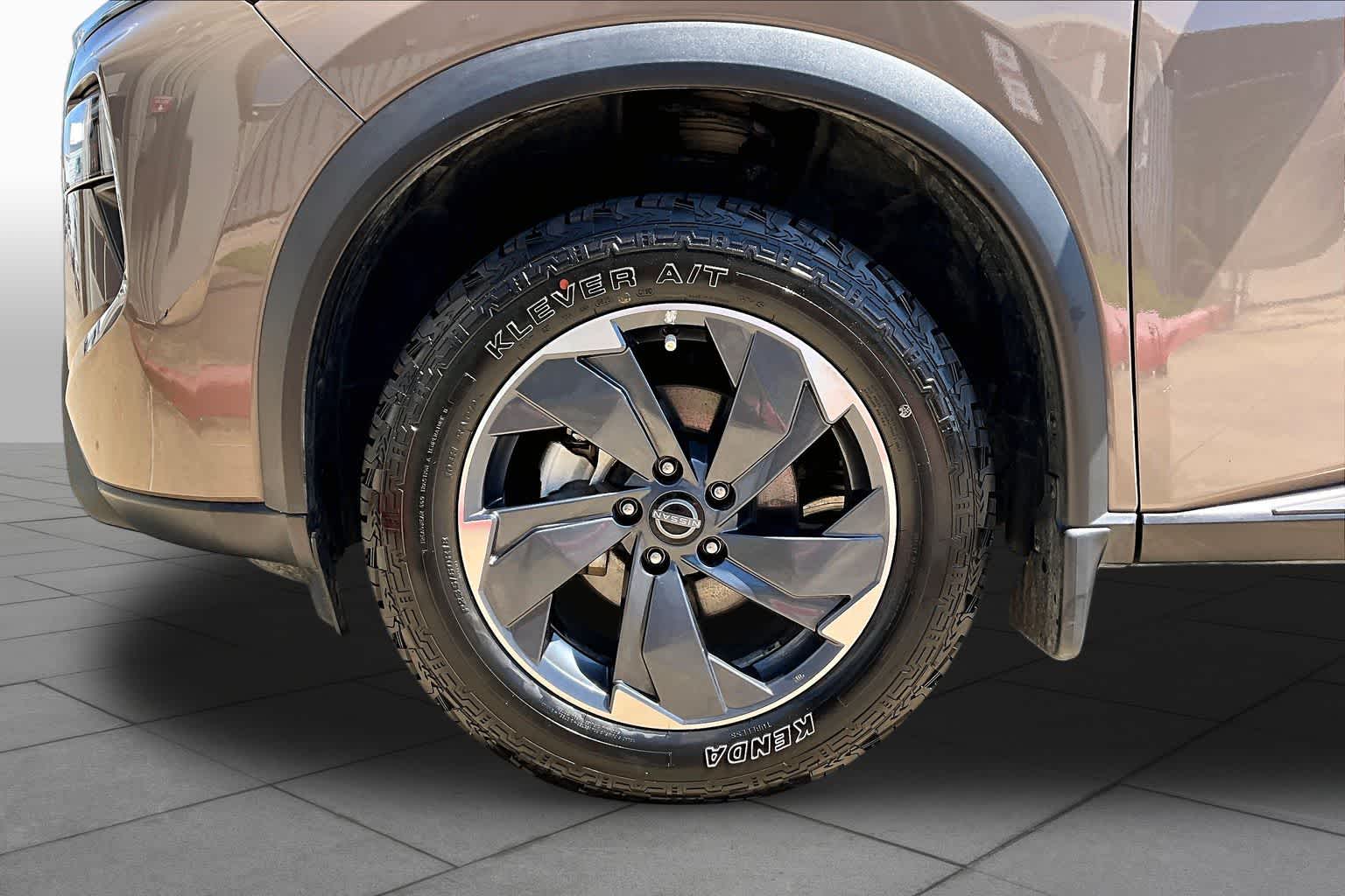 2024 Nissan Rogue SV - 9