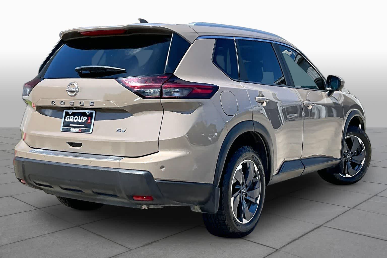 2024 Nissan Rogue SV - 11