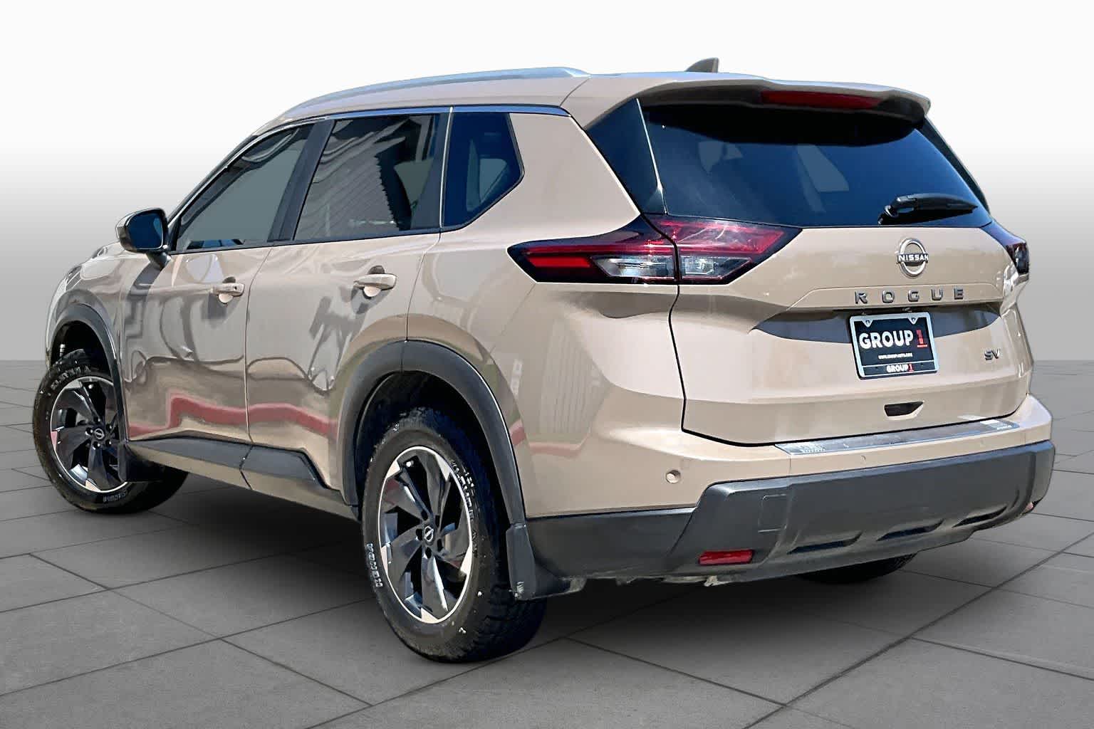 2024 Nissan Rogue SV - 10