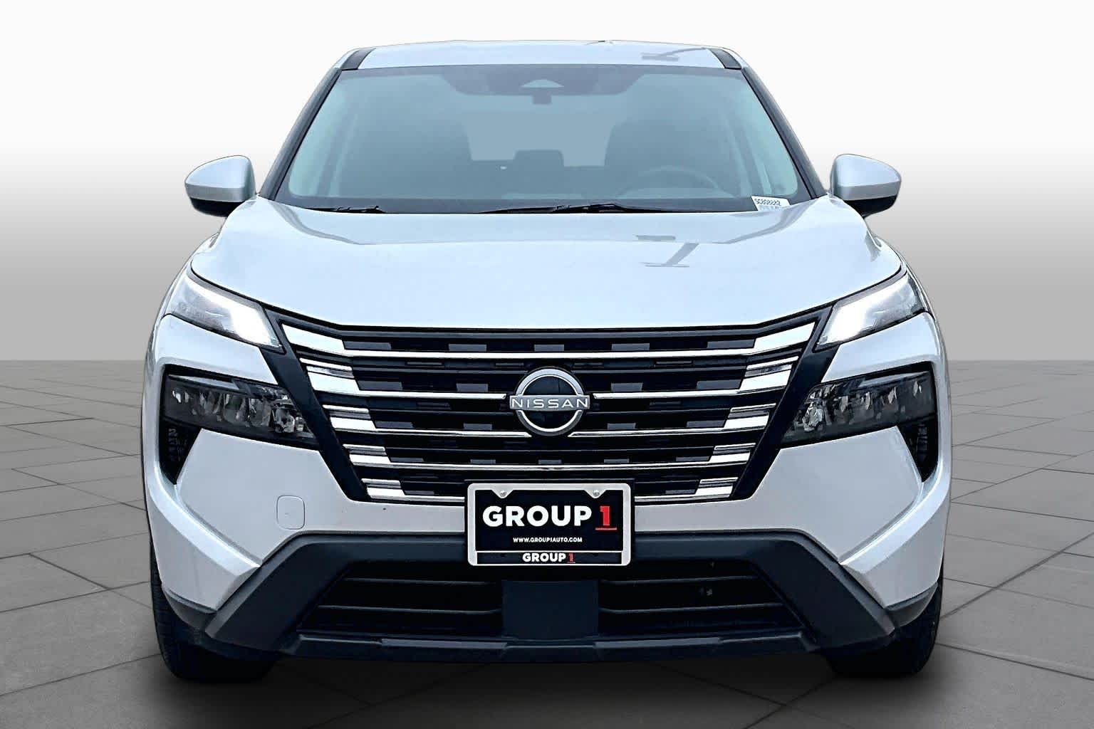 2025 Nissan Rogue SV - 3