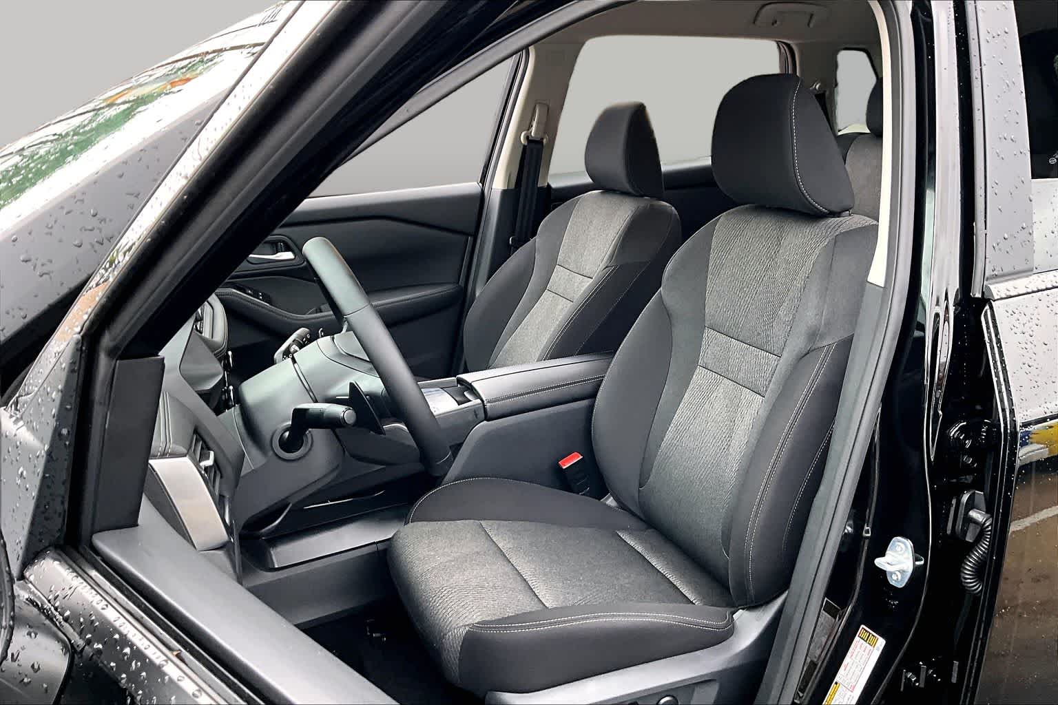 2026 Nissan Rogue SV - 7