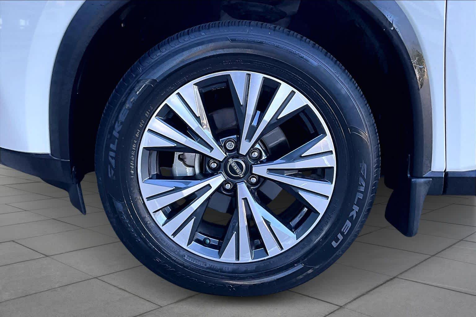 2023 Nissan Rogue SV Pearl White Tricoat at Honda of Clear Lake