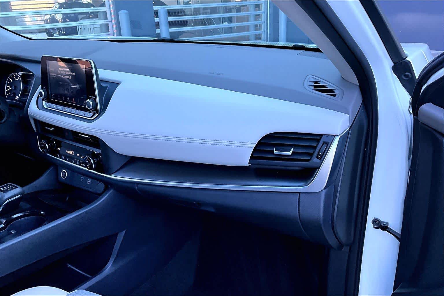 2023 Nissan Rogue SV Pearl White Tricoat at Honda of Clear Lake