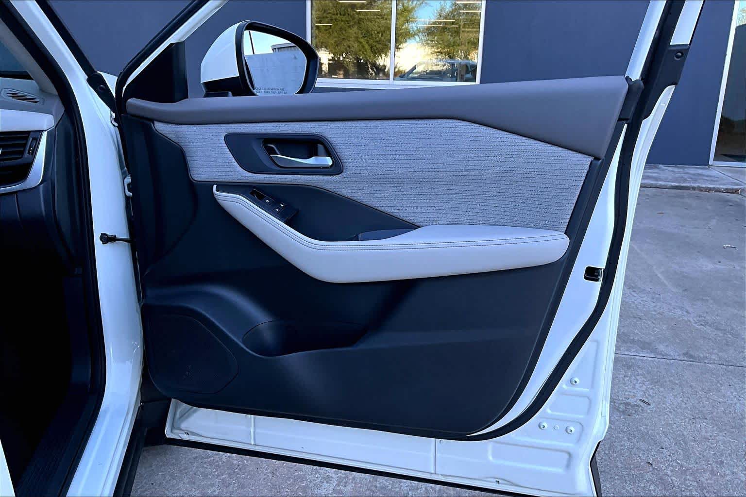 2023 Nissan Rogue SV Pearl White Tricoat at Honda of Clear Lake