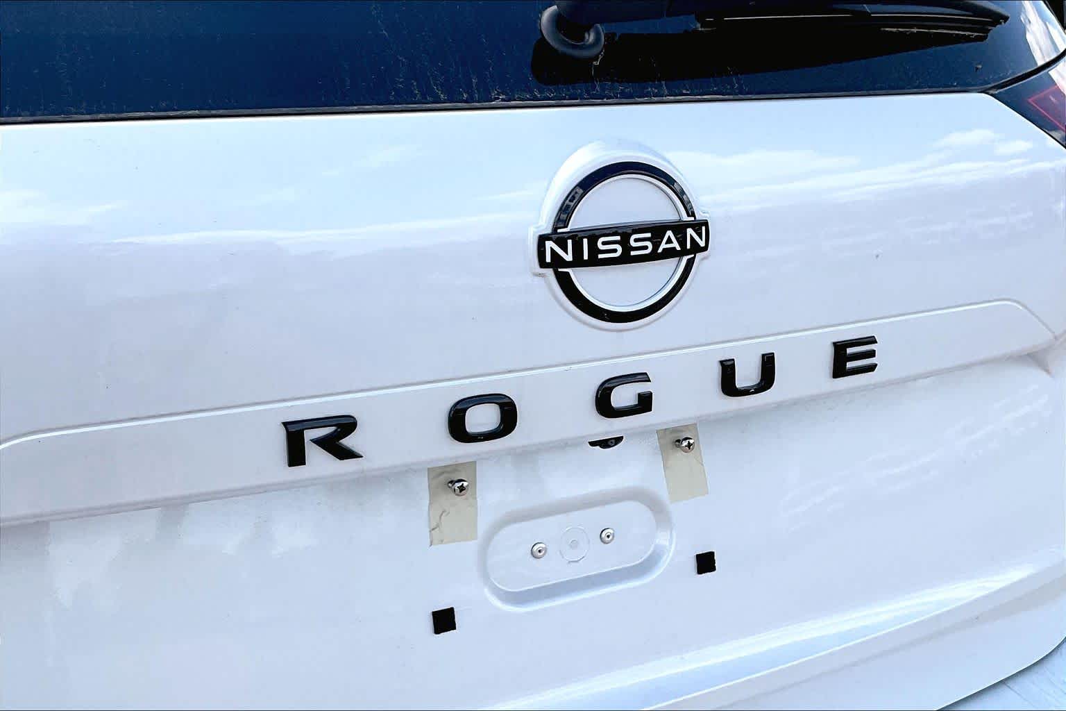 2026 Nissan Rogue Dark Armor Everest White Pearl Tricoat at Sterling McCall Nissan