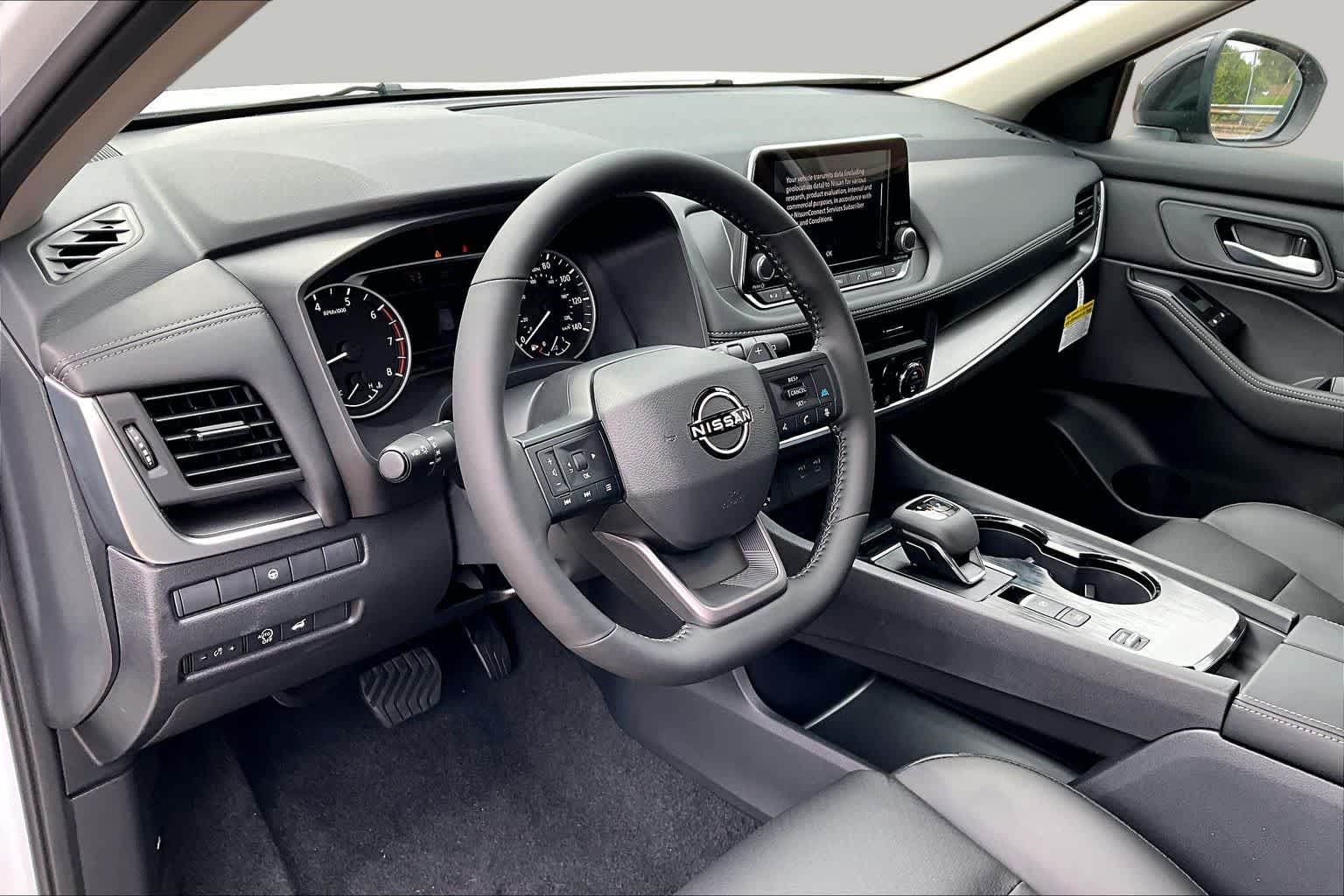 2026 Nissan Rogue Dark Armor - 9