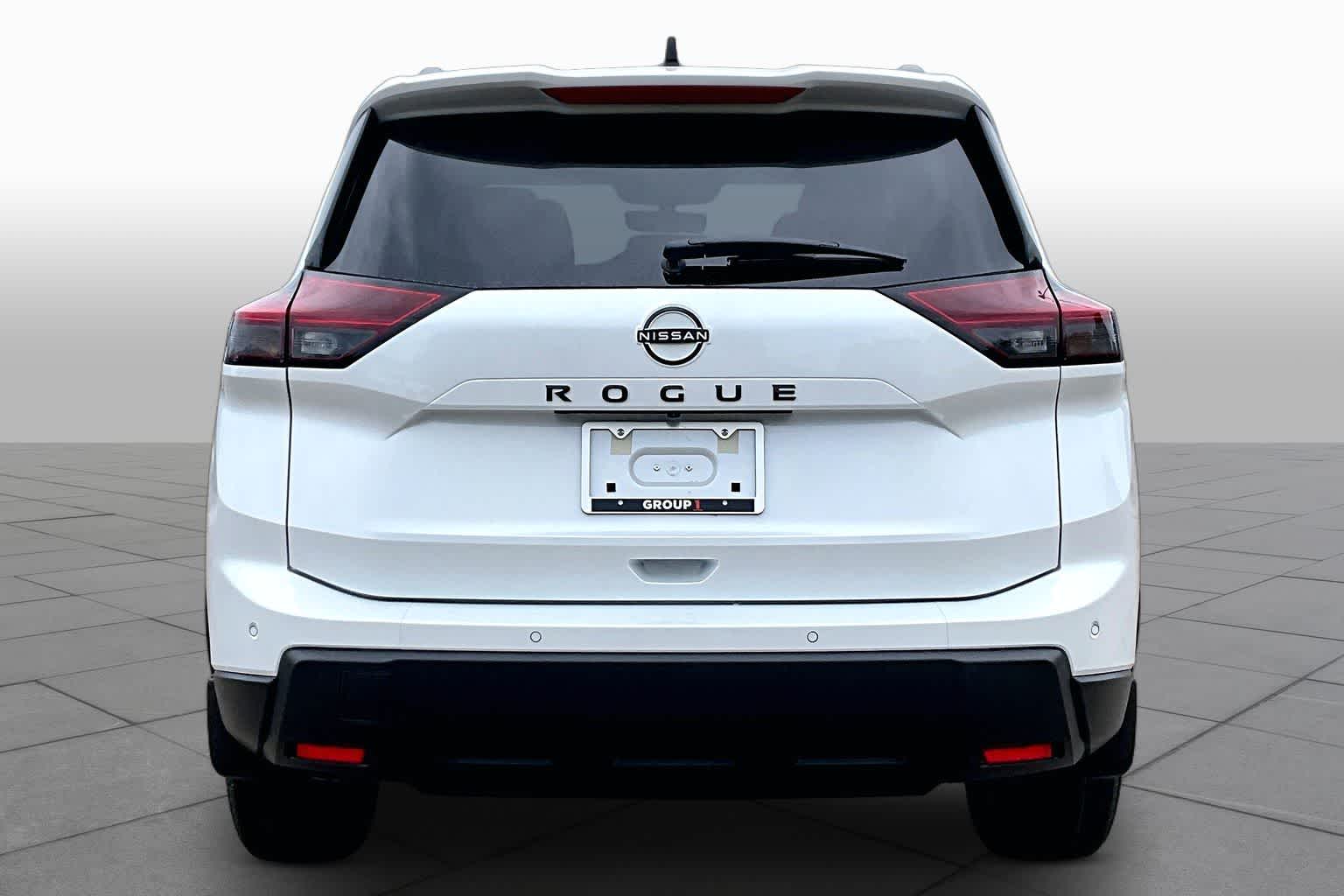 2026 Nissan Rogue Dark Armor - 3