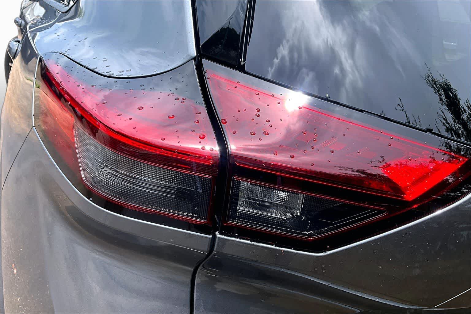 2026 Nissan Rogue Dark Armor - 11