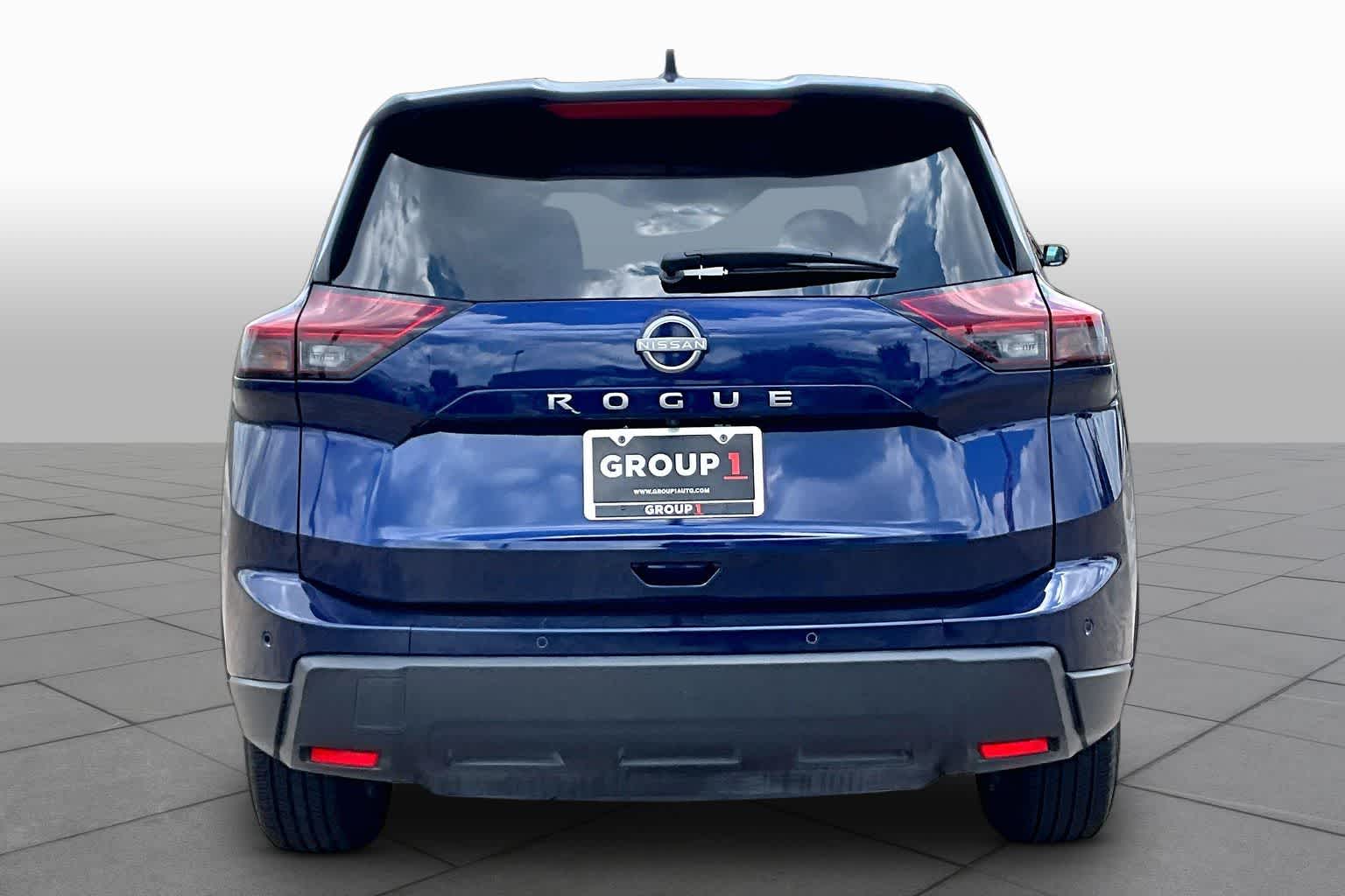 2025 Nissan Rogue SV - 4