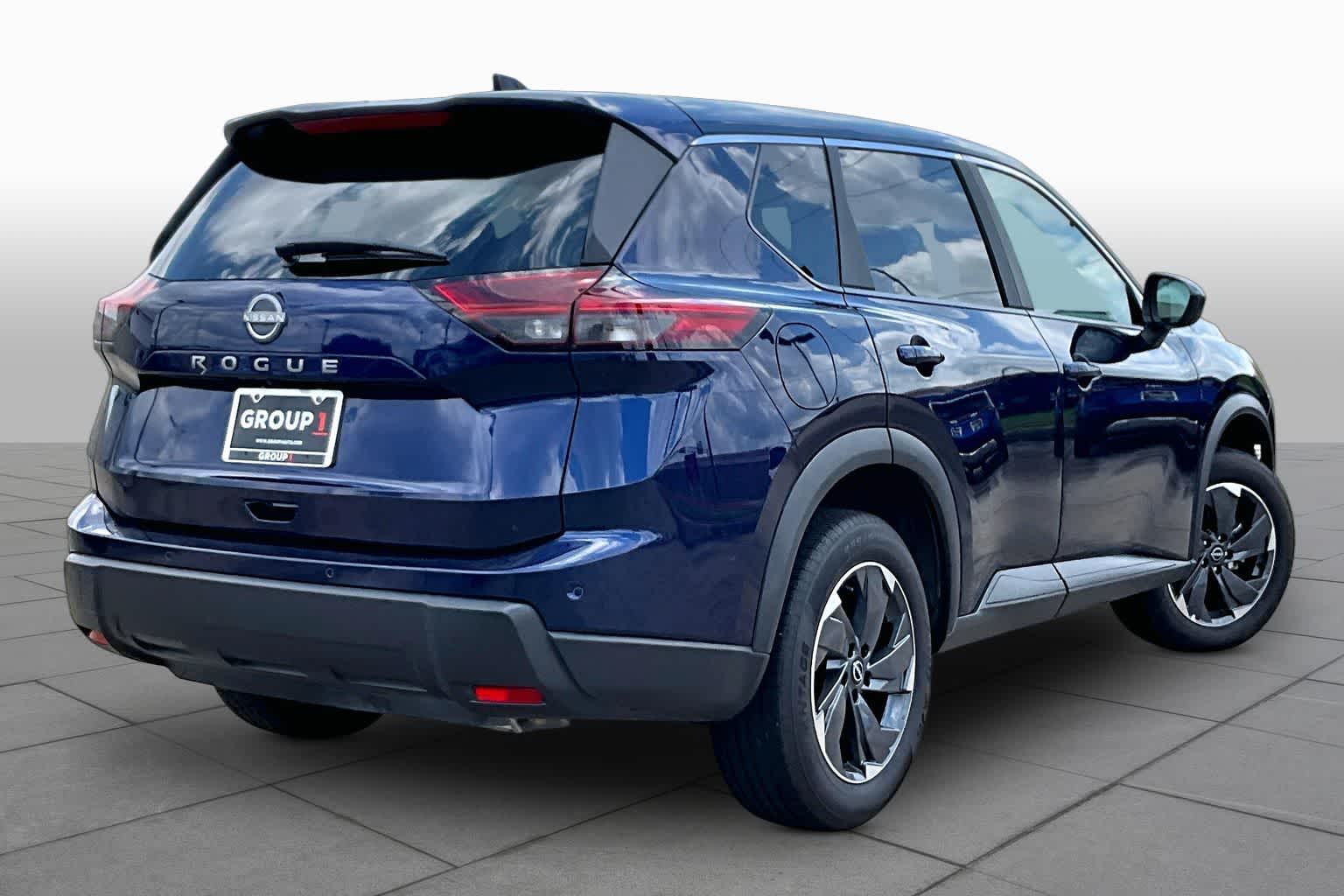 2025 Nissan Rogue SV - 11