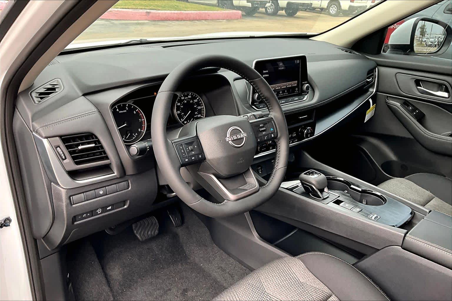 2026 Nissan Rogue SV - 9