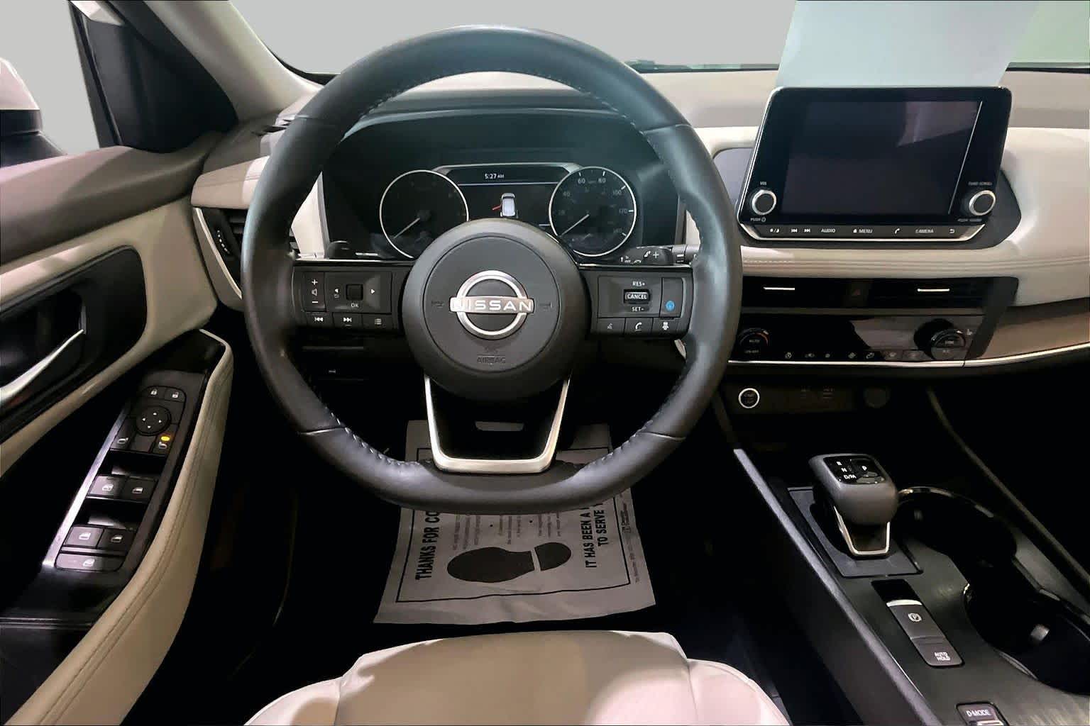 2023 Nissan Rogue SV - 5