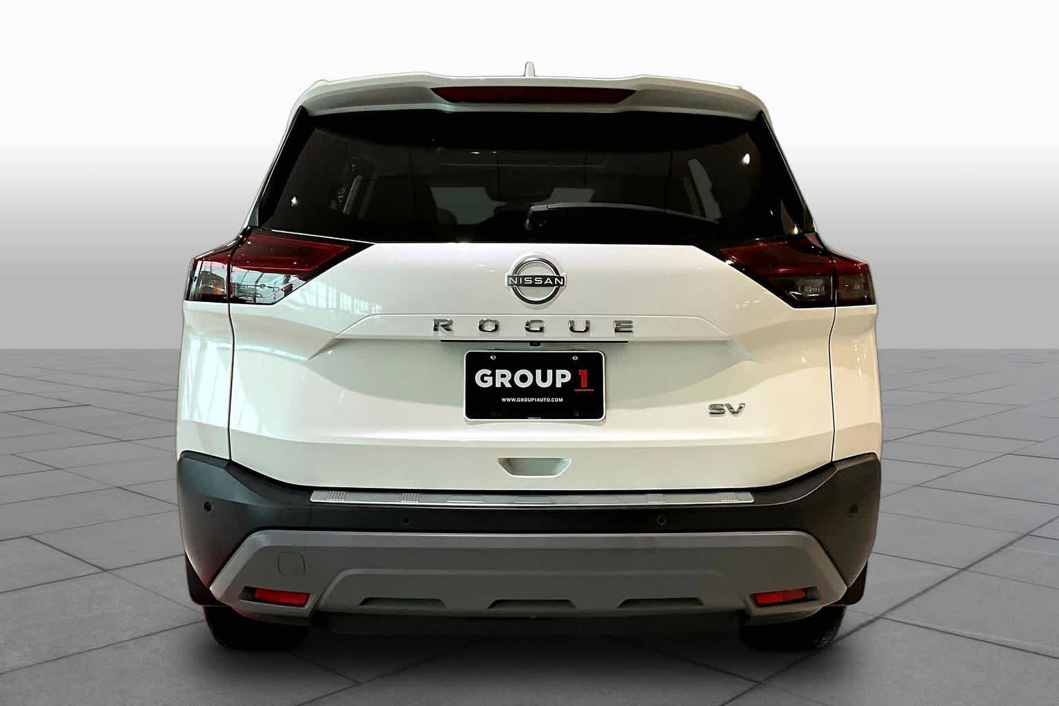 2023 Nissan Rogue SV - 4