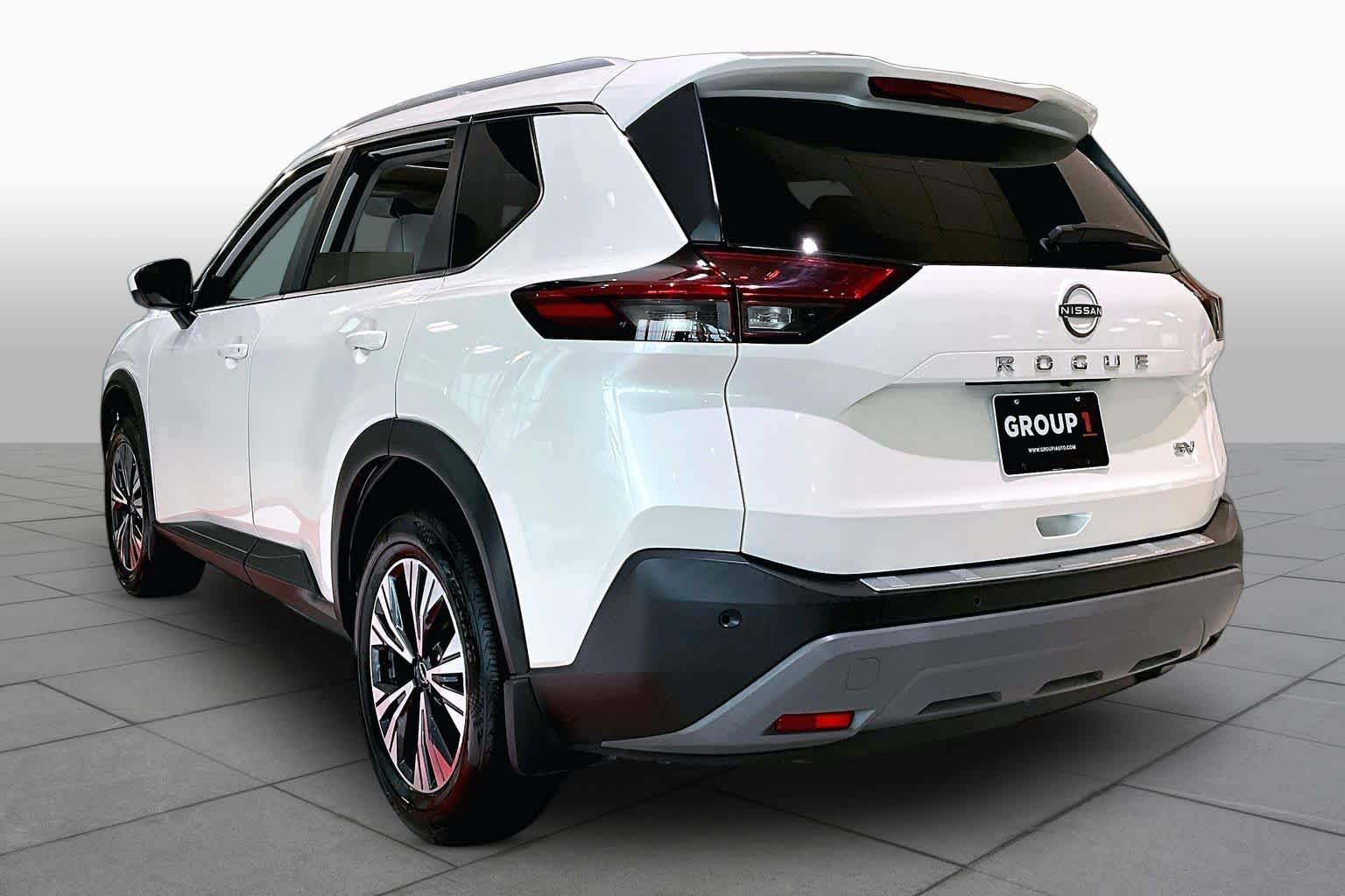 2023 Nissan Rogue SV - 10