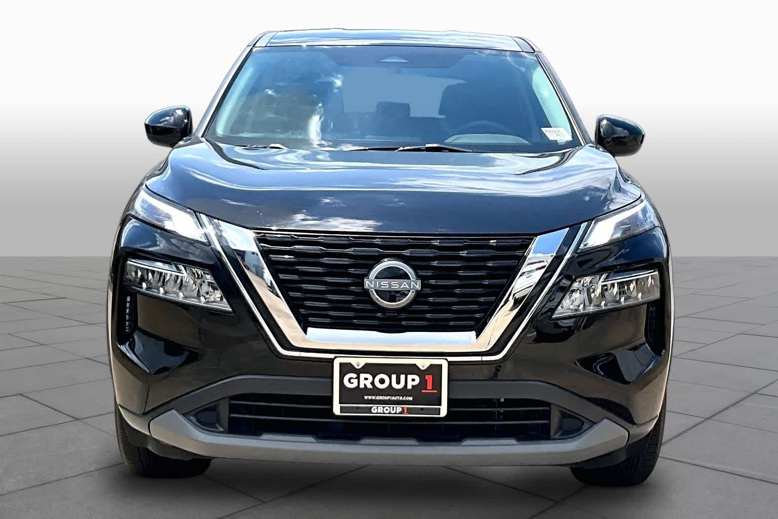 2023 Nissan Rogue SV - 3