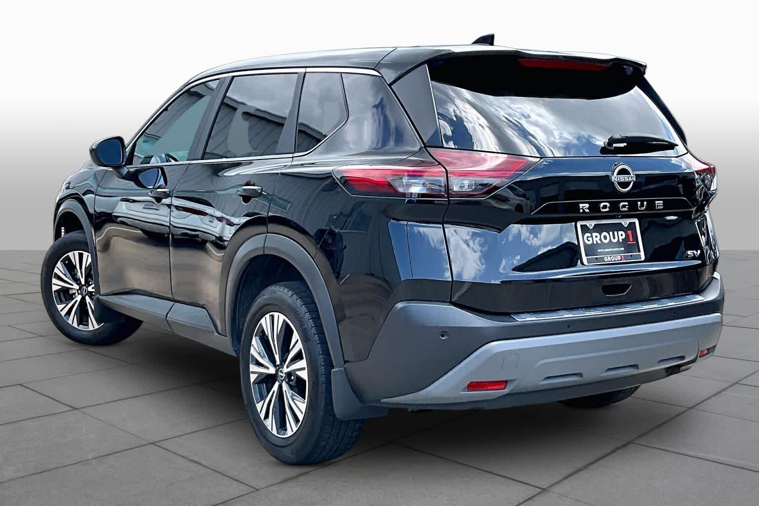 2023 Nissan Rogue SV - 10