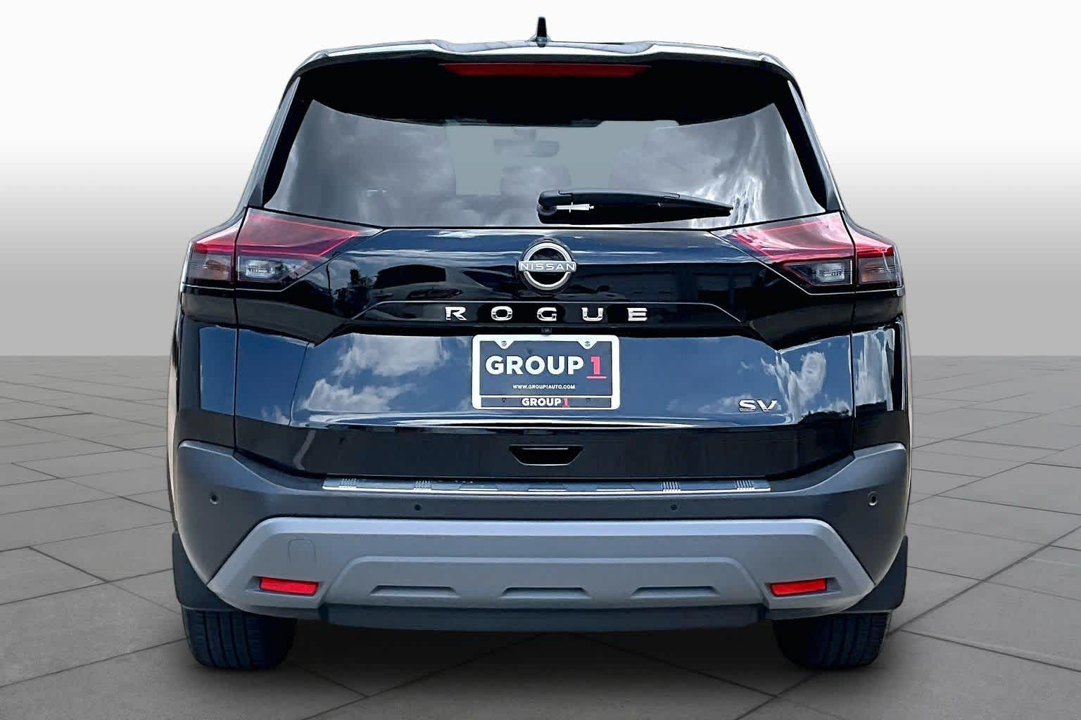 2023 Nissan Rogue SV - 4