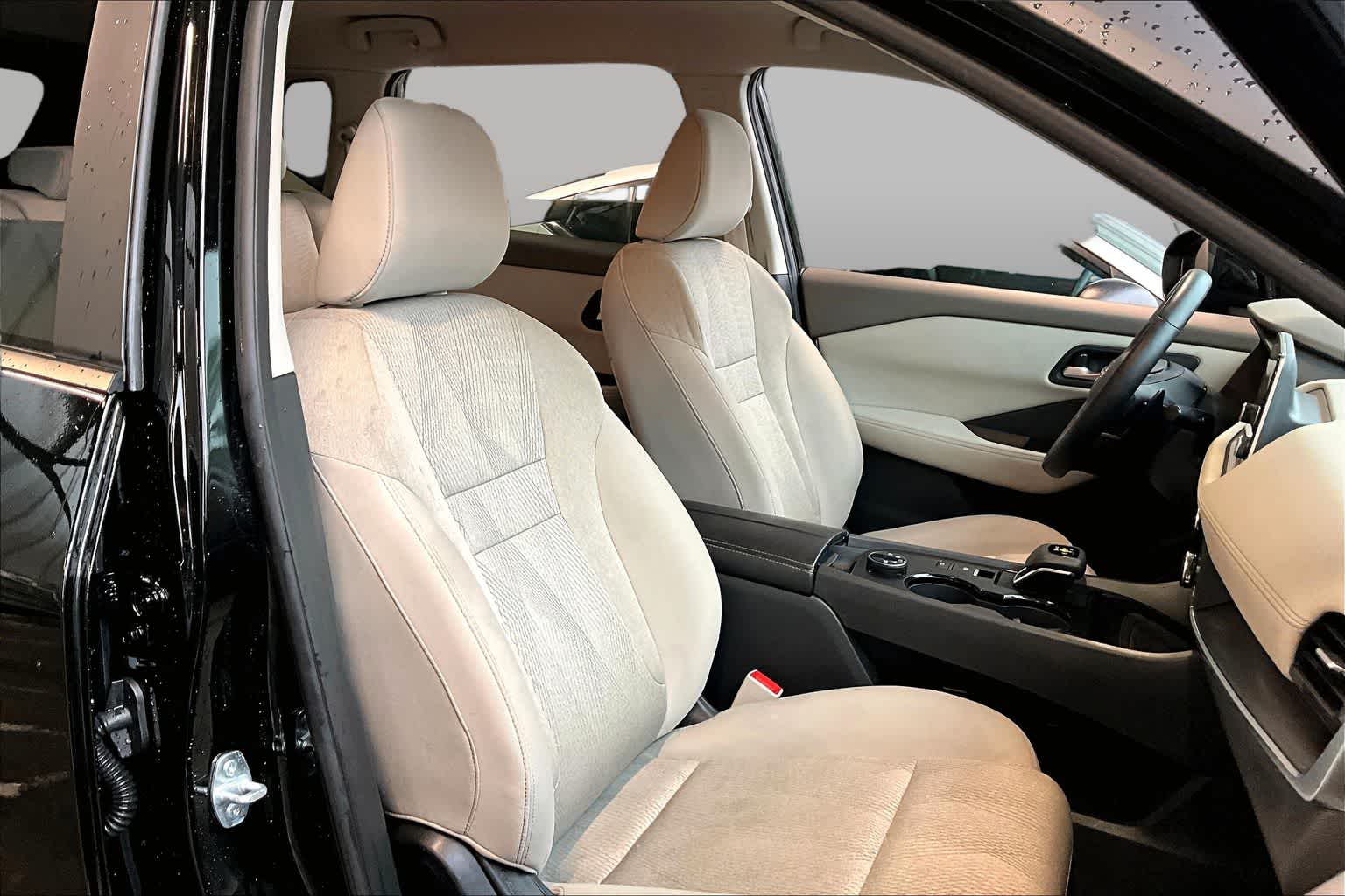 2025 Nissan Rogue SV - 8