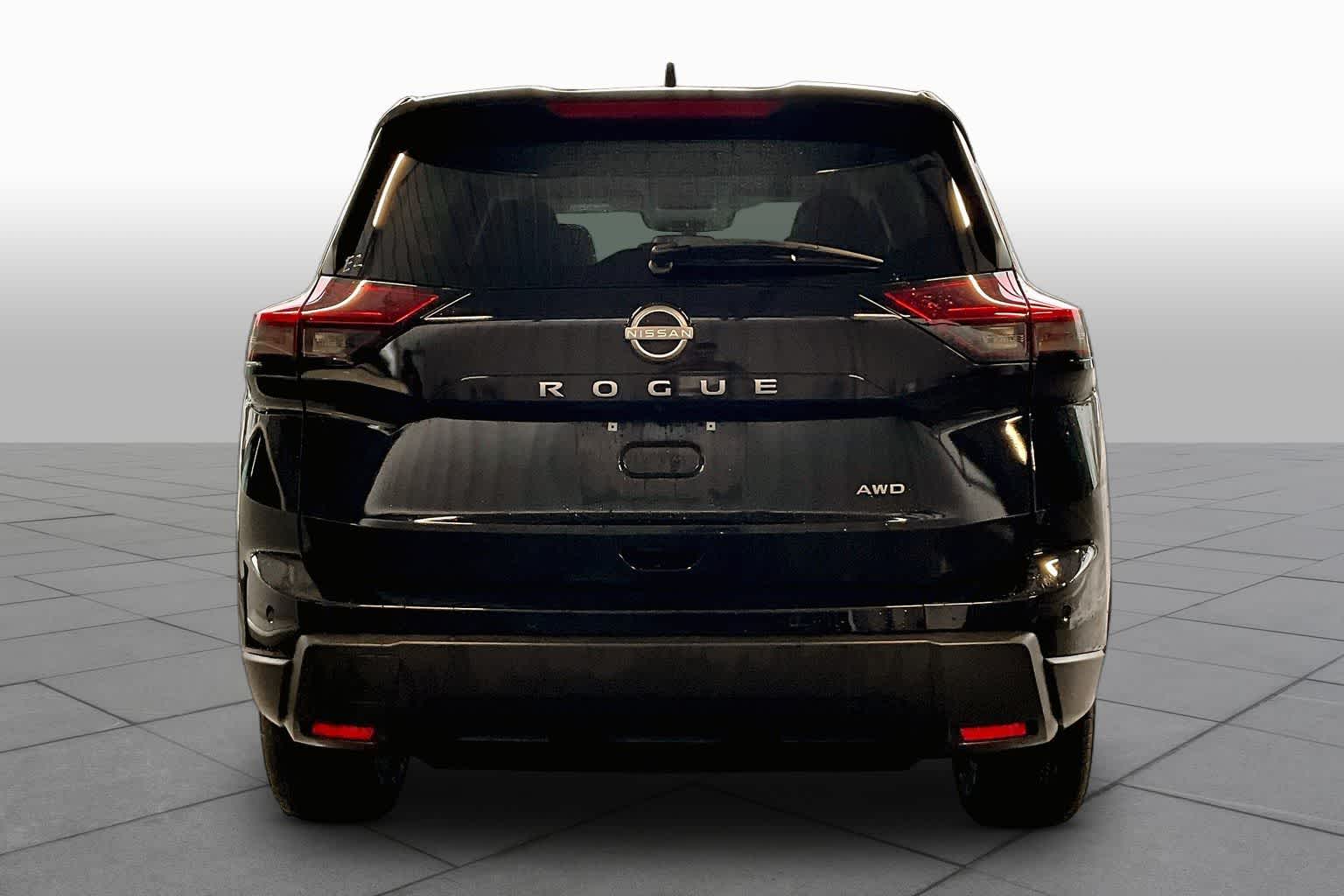 2025 Nissan Rogue SV - 4