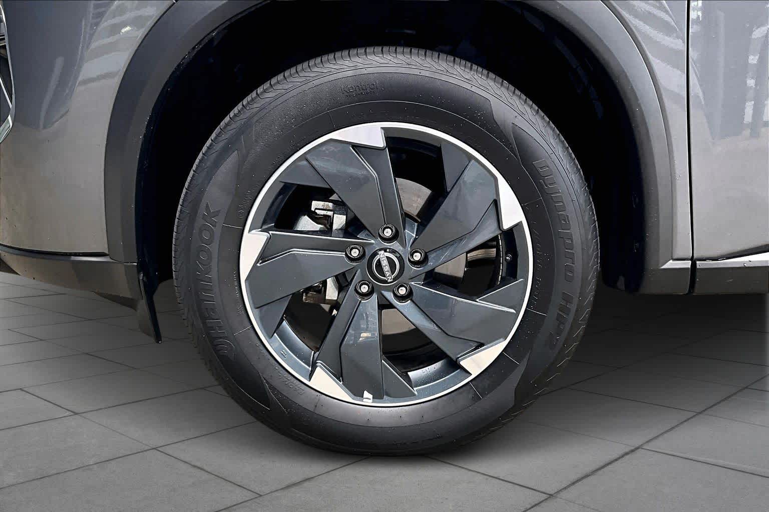 2025 Nissan Rogue SV Gun Metallic at Sterling McCall Nissan