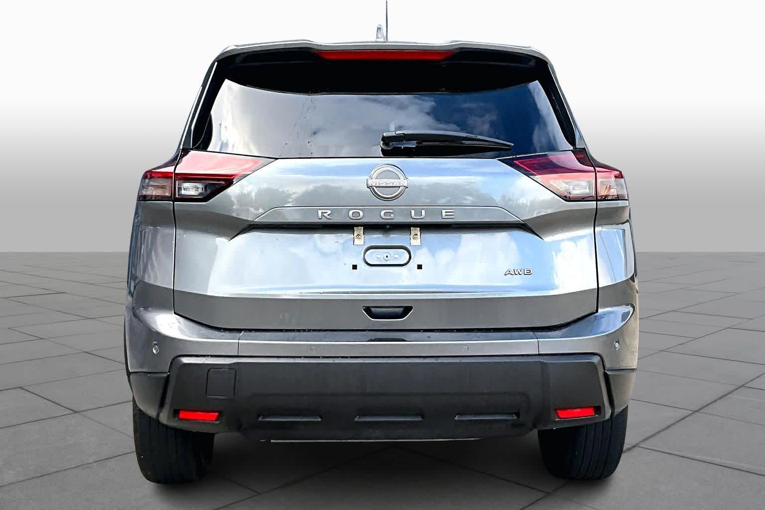 2025 Nissan Rogue SV Gun Metallic at Sterling McCall Nissan