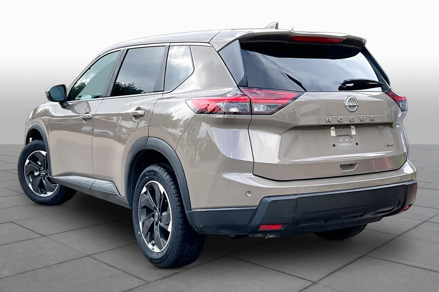 2025 Nissan Rogue SV - 10