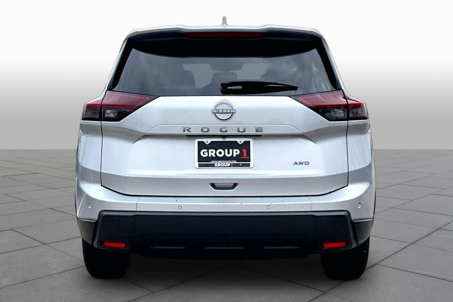2025 Nissan Rogue SV - 4