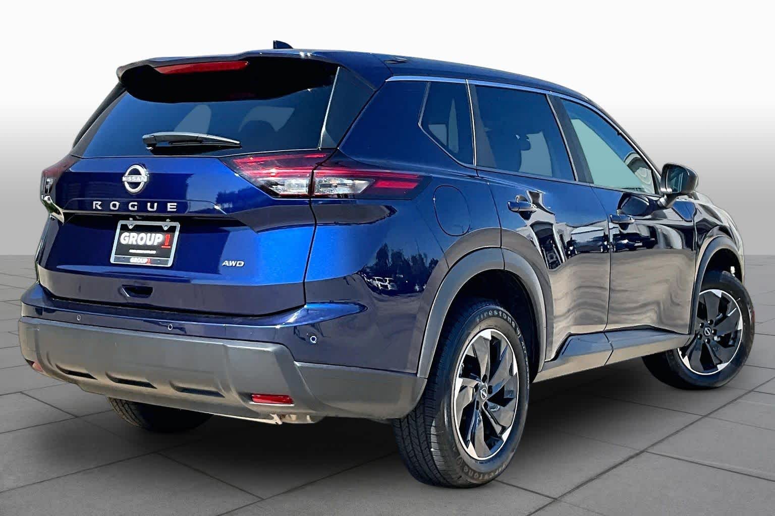 2025 Nissan Rogue SV - 11