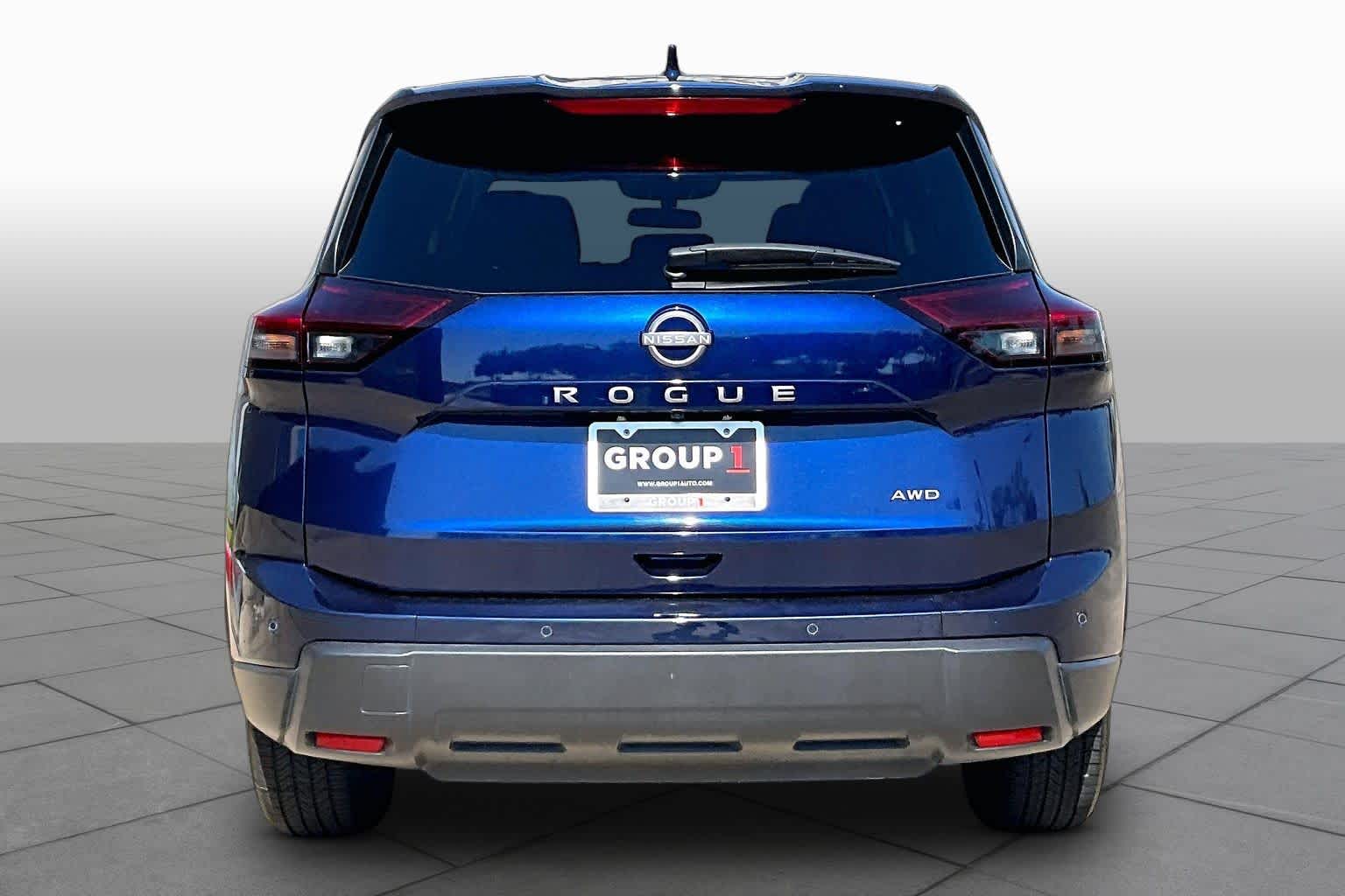2025 Nissan Rogue SV - 4