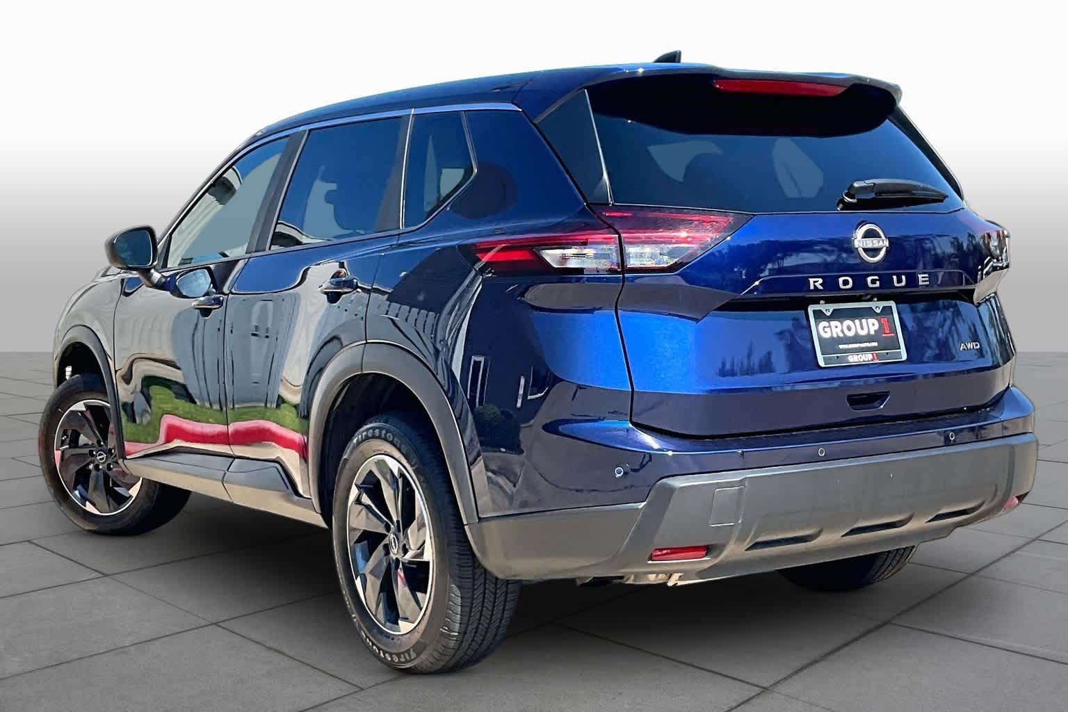 2025 Nissan Rogue SV - 10