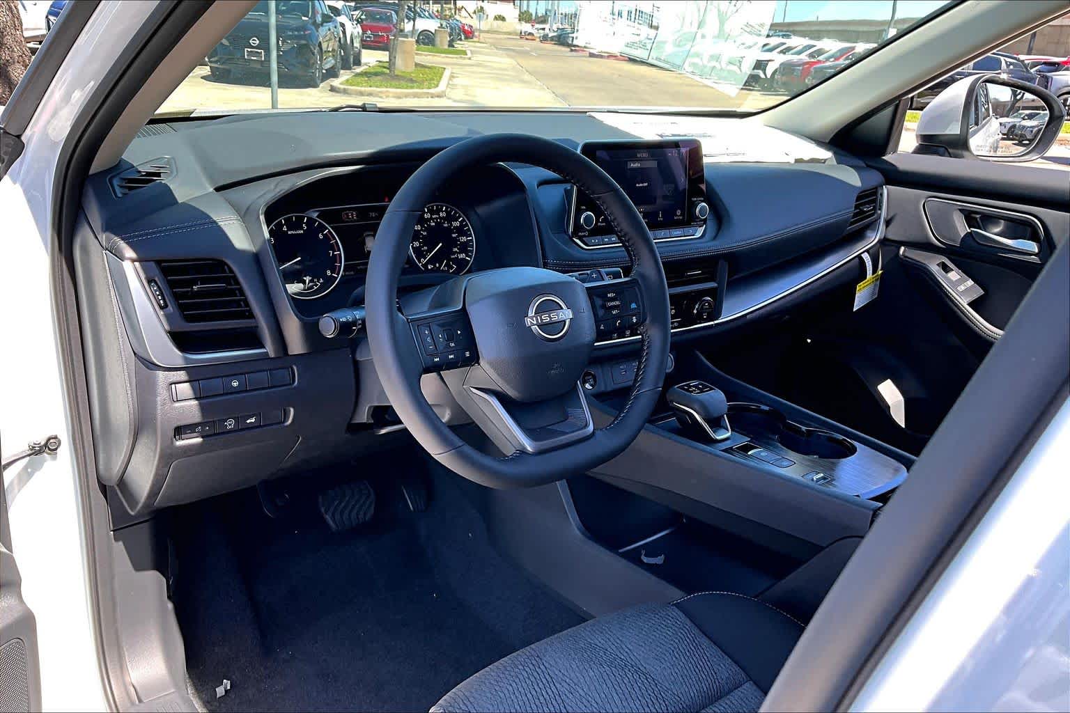 2026 Nissan Rogue SV - 8