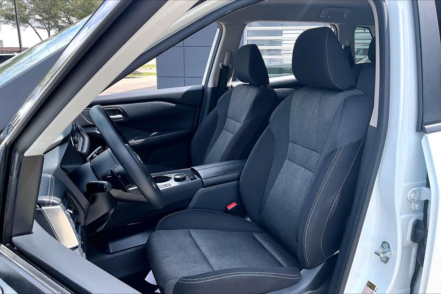 2024 Nissan Rogue SV - 7