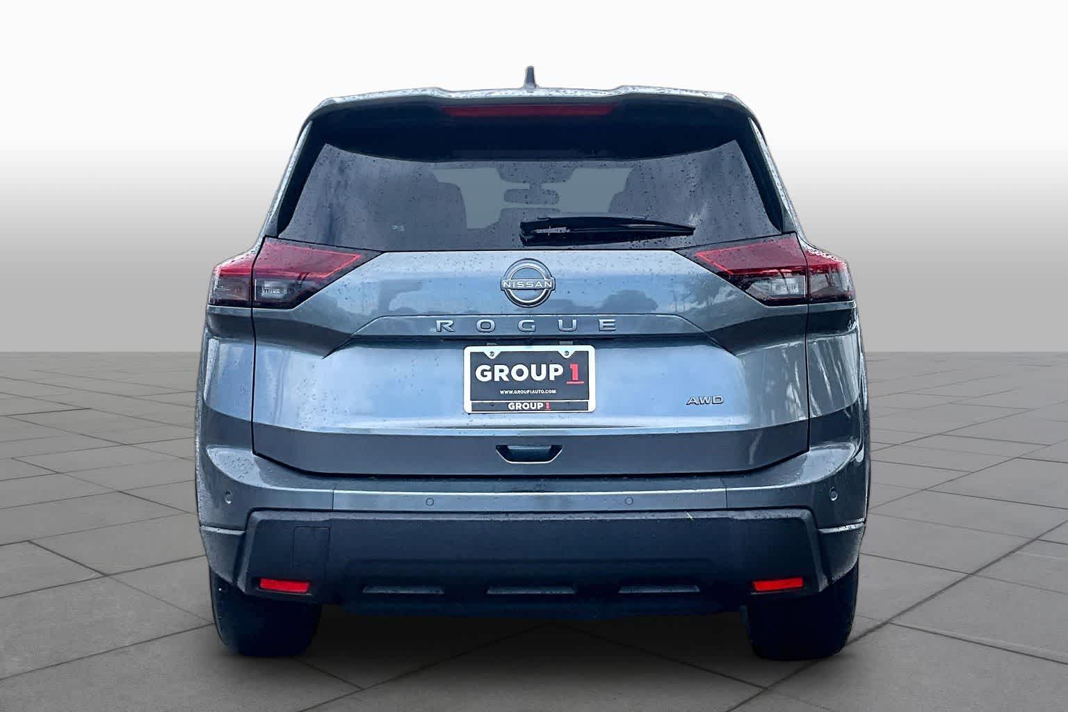 2025 Nissan Rogue SV - 4