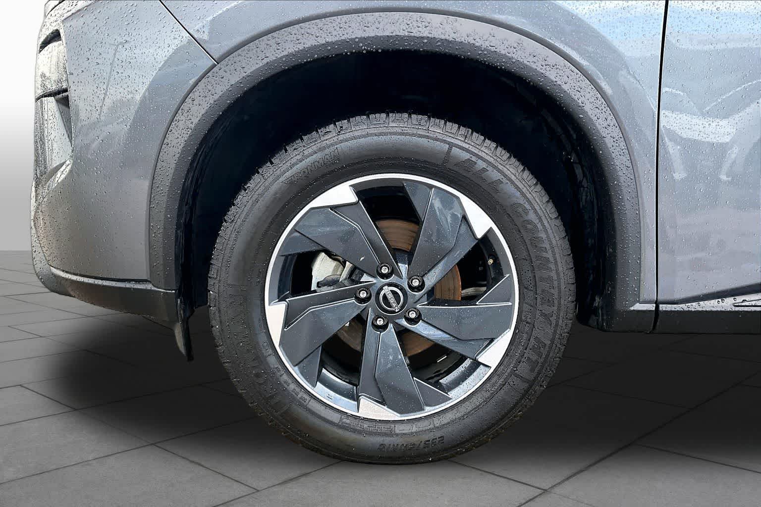 2025 Nissan Rogue SV - 9