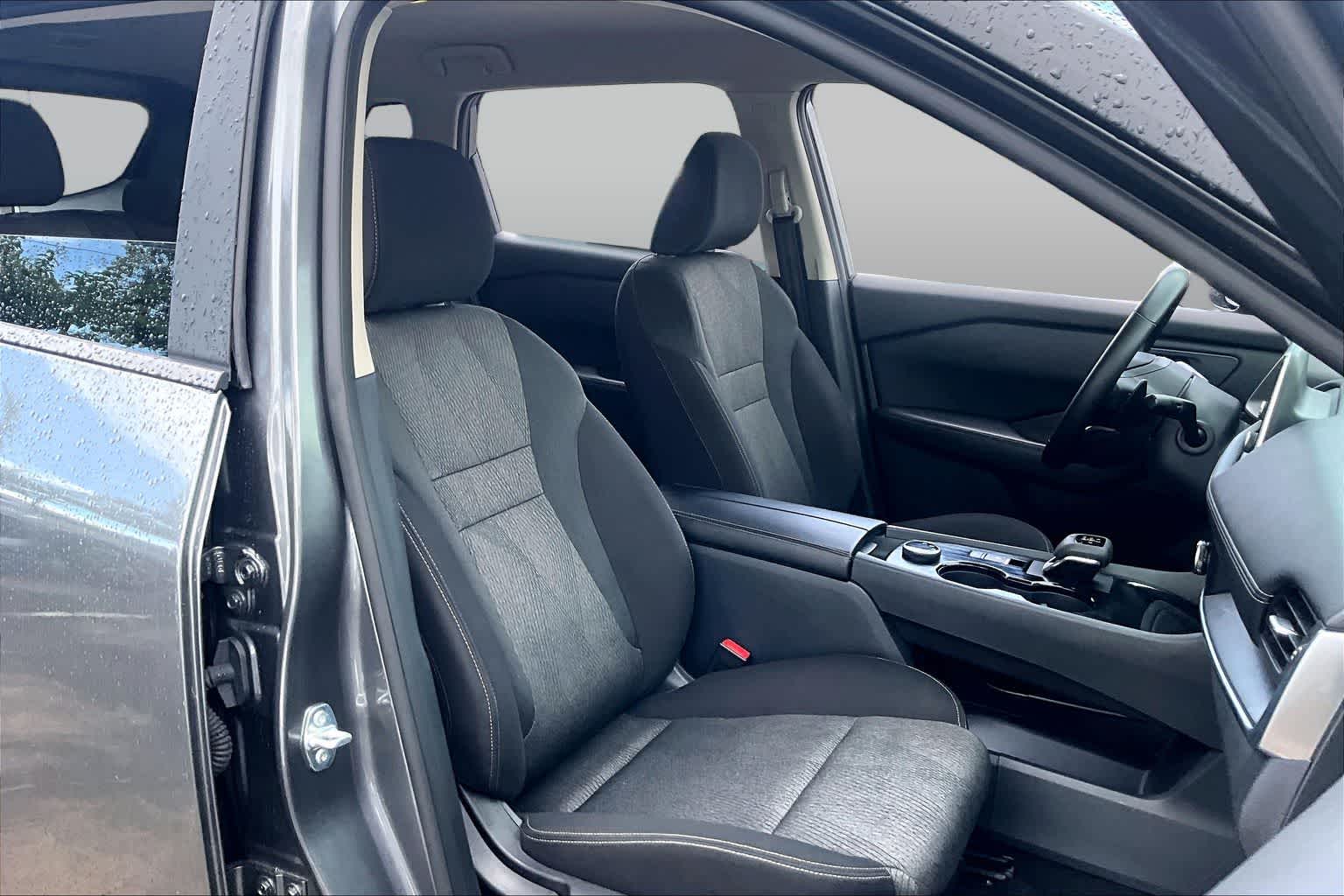 2025 Nissan Rogue SV - 8