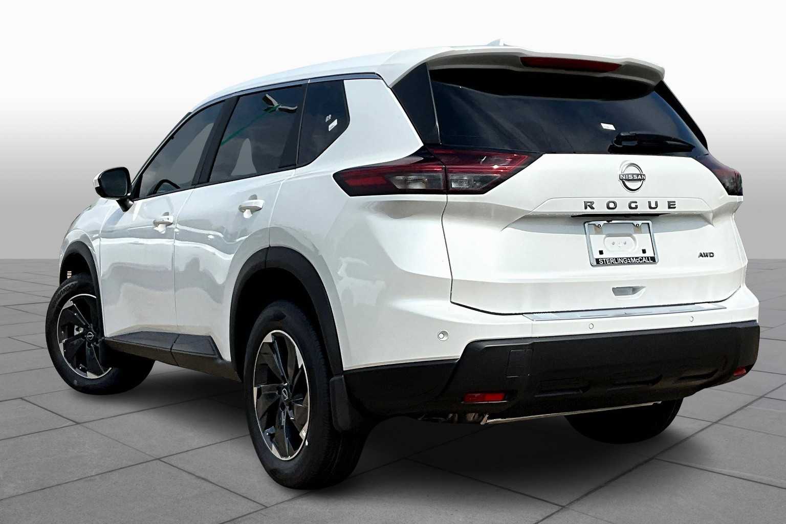 2026 Nissan Rogue SV Everest White Pearl Tricoat at Robbins Nissan