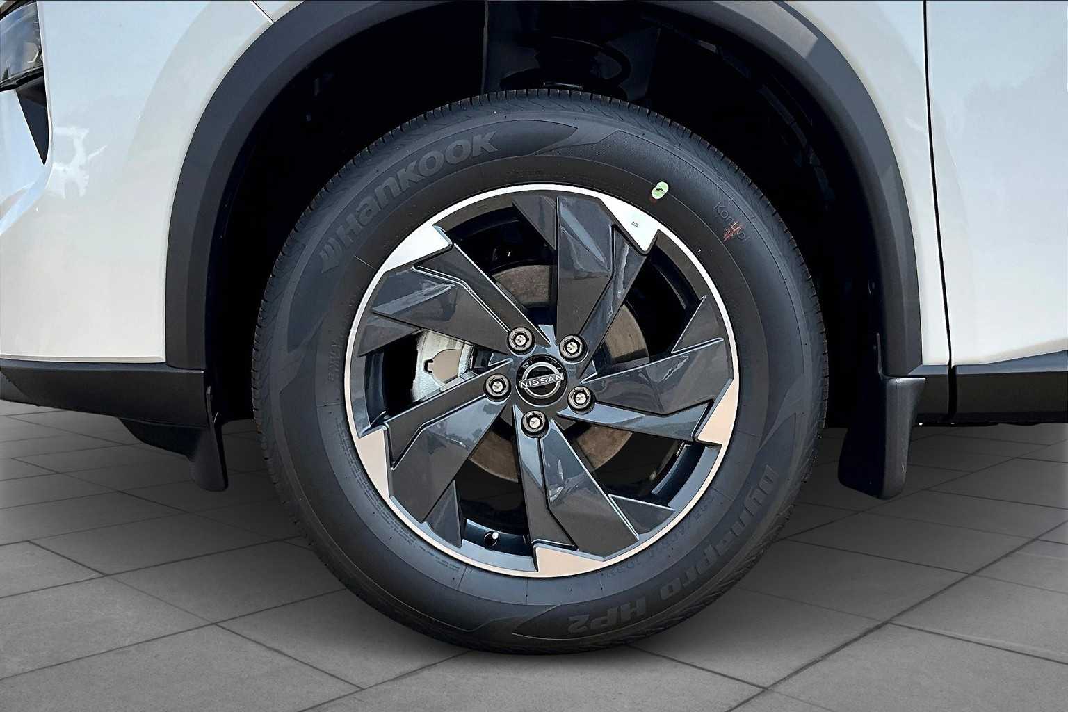 2026 Nissan Rogue SV Everest White Pearl Tricoat at Robbins Nissan