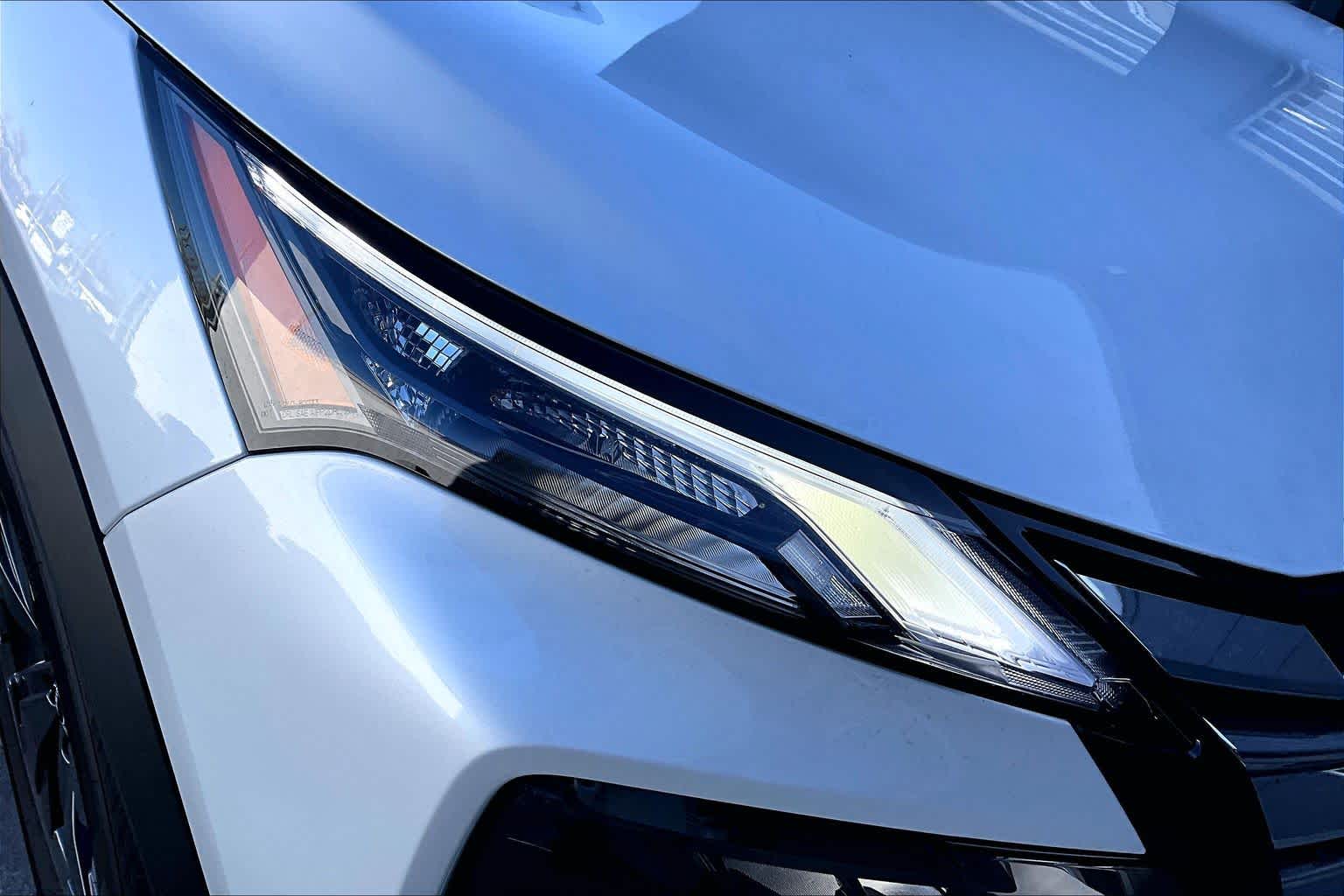 2026 Nissan Rogue SV Everest White Pearl Tricoat at Sterling McCall Nissan