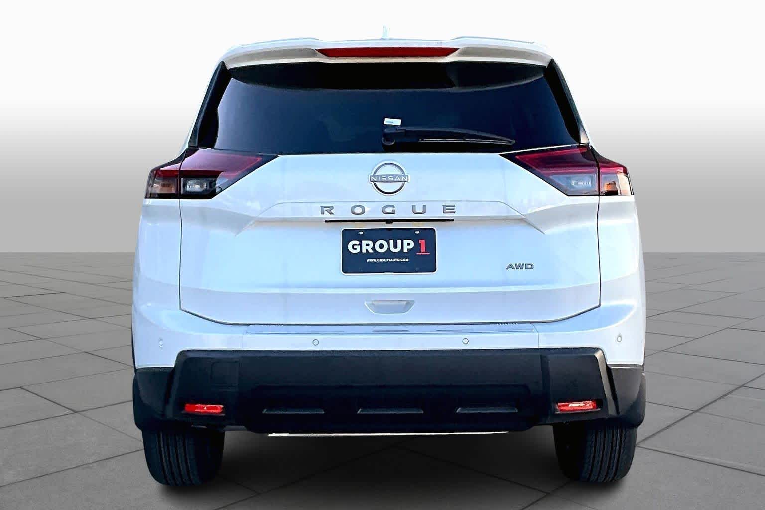 2026 Nissan Rogue SV Everest White Pearl Tricoat at Sterling McCall Nissan