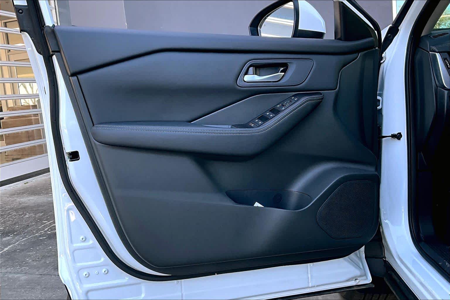 2026 Nissan Rogue SV Everest White Pearl Tricoat at Sterling McCall Nissan