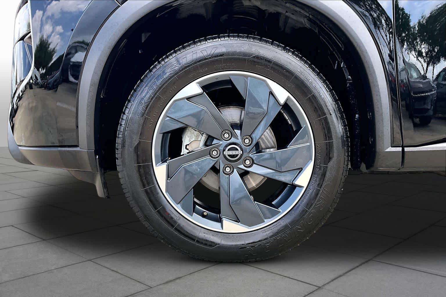 2024 Nissan Rogue SV - 10