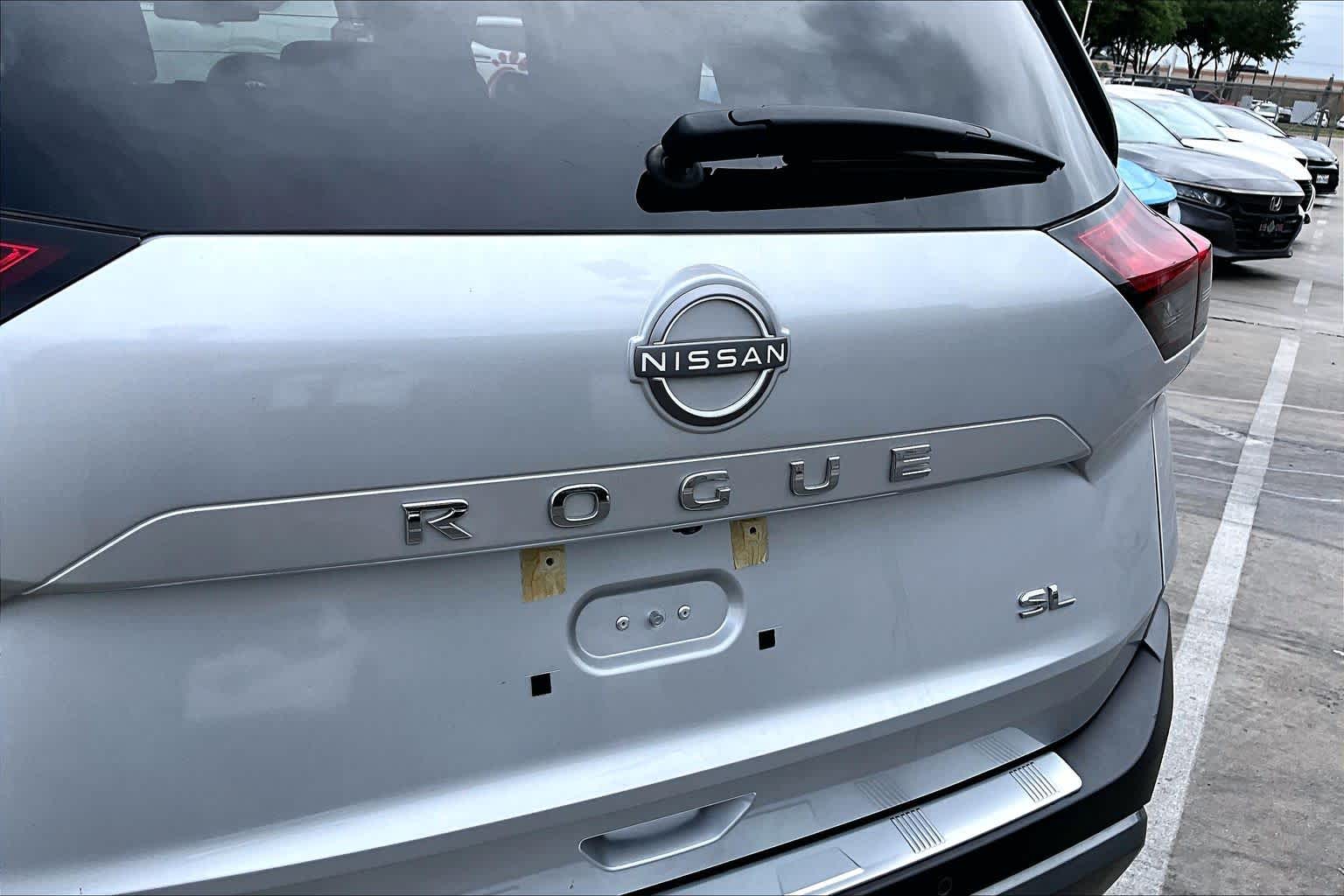 2022 Nissan Rogue SL BRILLIANT SILVE at HGreg Houston