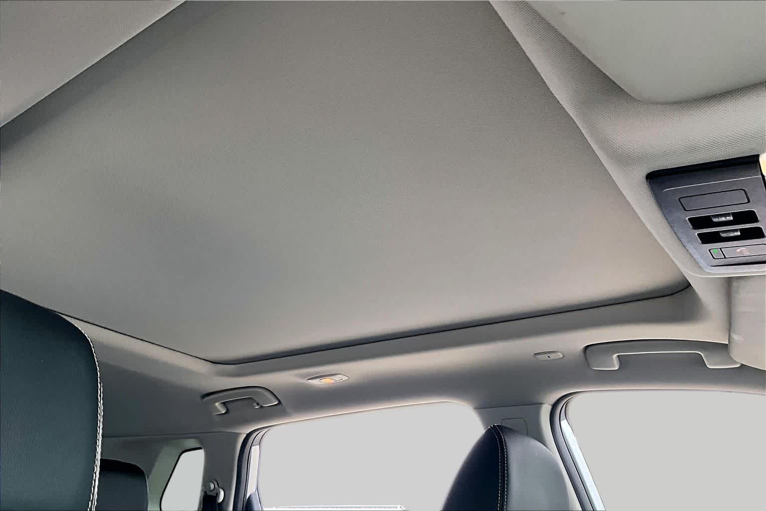 2022 Nissan Rogue SL BRILLIANT SILVE at HGreg Houston