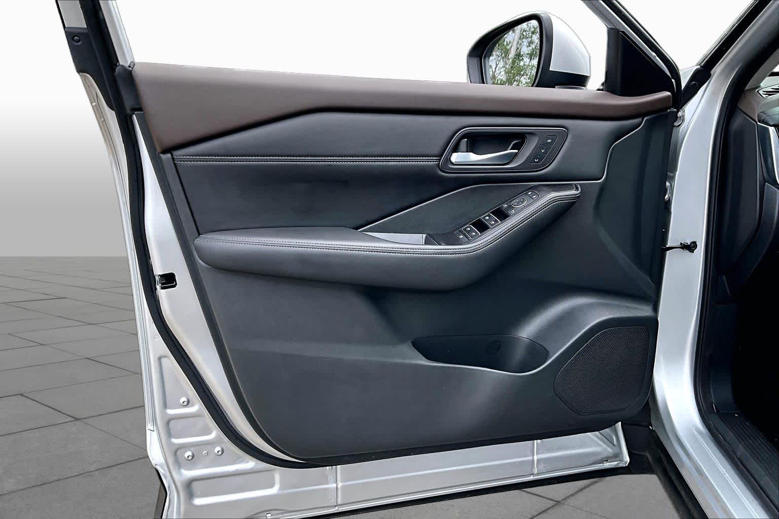 2022 Nissan Rogue SL BRILLIANT SILVE at HGreg Houston